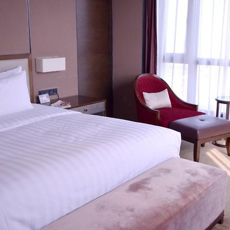The Qube Hotel Shanghai Xinqiao Bagian luar foto